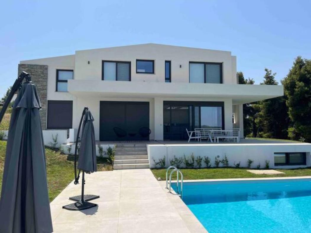 Elani New Luxury Villa Exterior photo