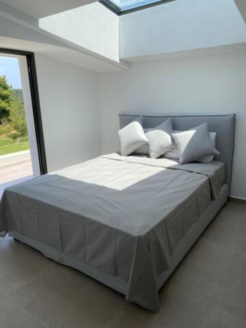 Elani New Luxury Villa Exterior photo