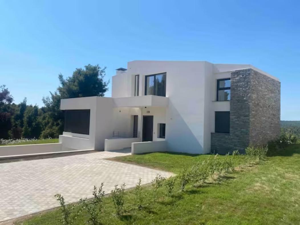 Elani New Luxury Villa Exterior photo